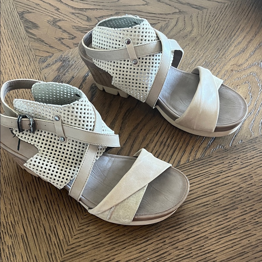 OTBT Cream and Tan Women's Sandals